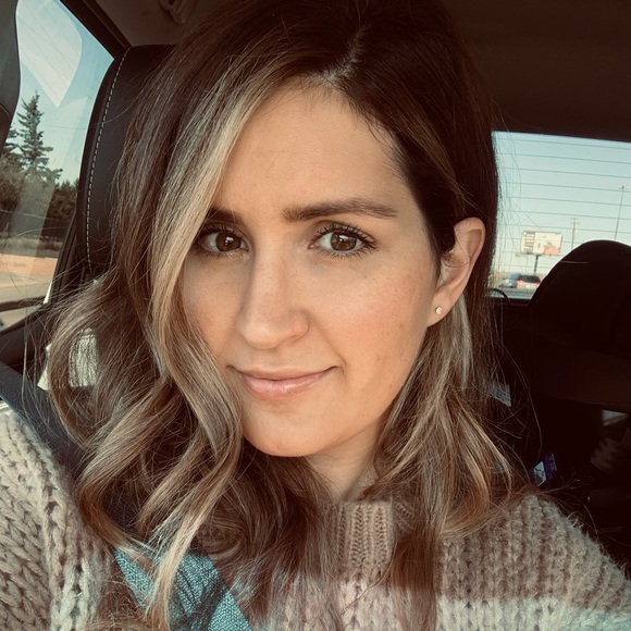 Meet your Posher, Briana - Picture 1 of 1